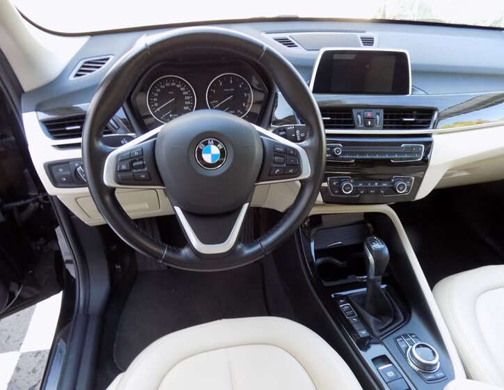BMW X1 25