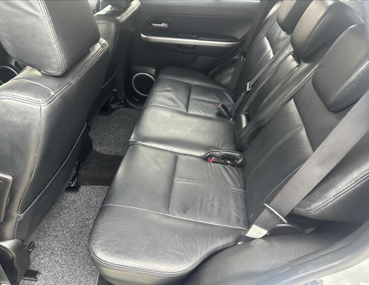 Suzuki Grand Vitara 13