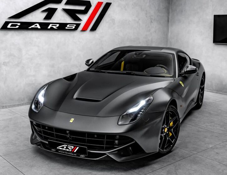 Ferrari F12 Berlinetta 8