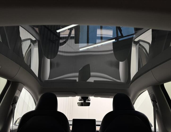 Tesla Model Y 30