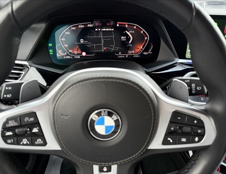 BMW X7 28