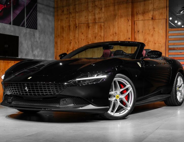 Ferrari Roma 8