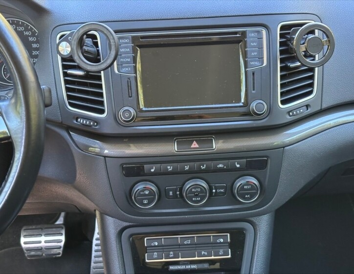 Volkswagen Sharan 19
