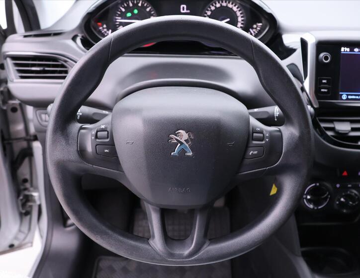 Peugeot 208 19