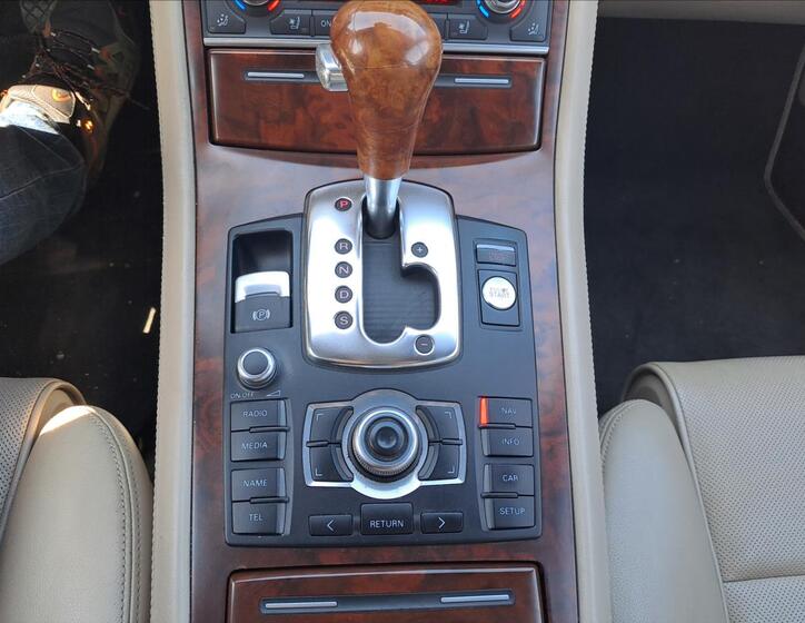 Audi A8 17