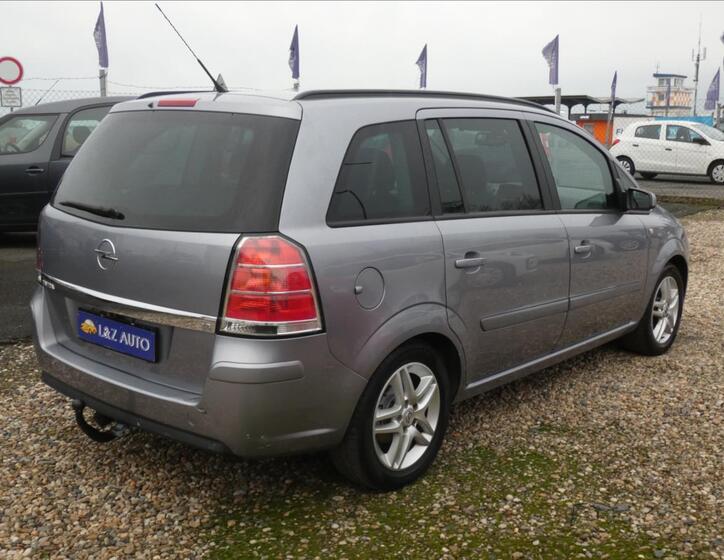 Opel Zafira 4