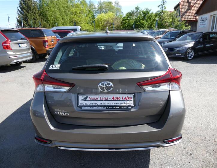Toyota Auris 8
