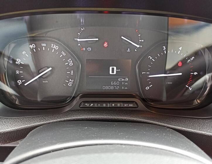Opel Vivaro 10