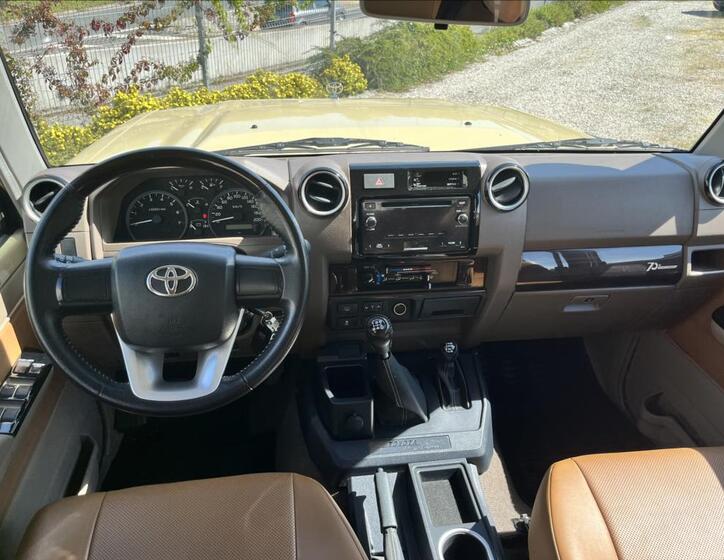 Toyota Land Cruiser 14