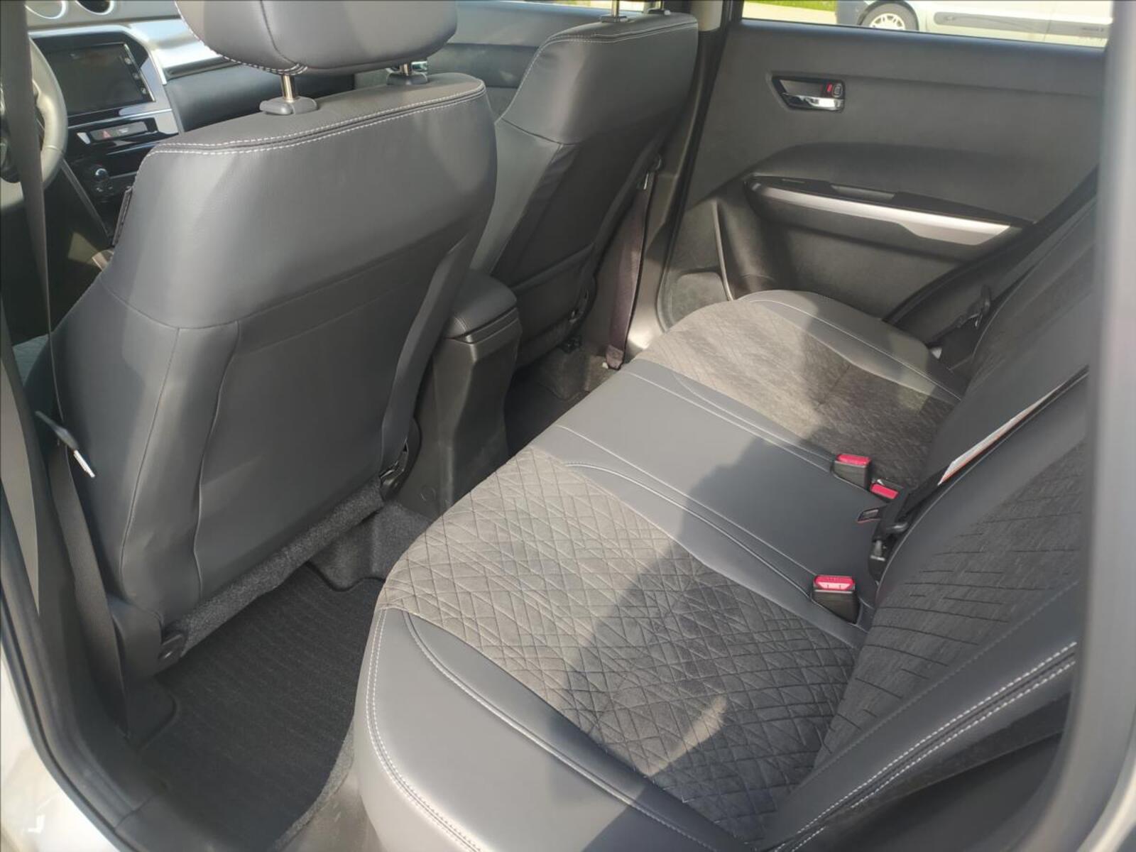 Suzuki Vitara 10