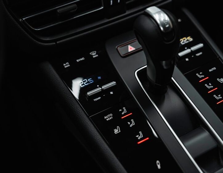 Porsche Macan 18