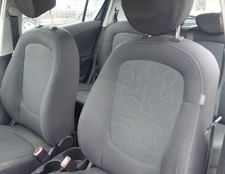 Hyundai i20 16