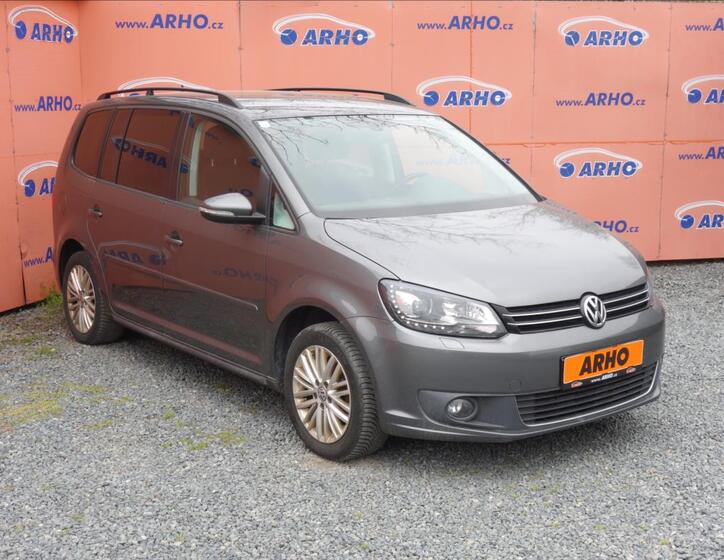 Volkswagen Touran 1