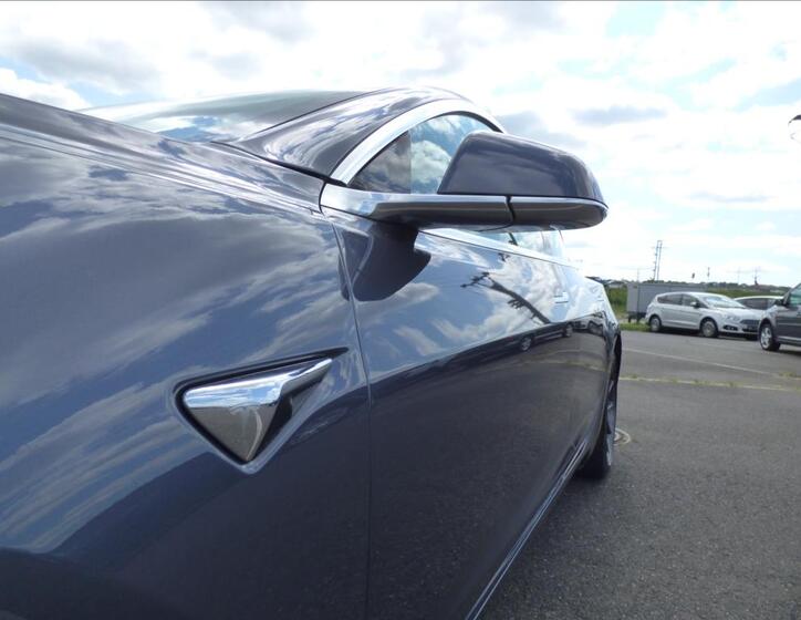 Tesla Model 3 53