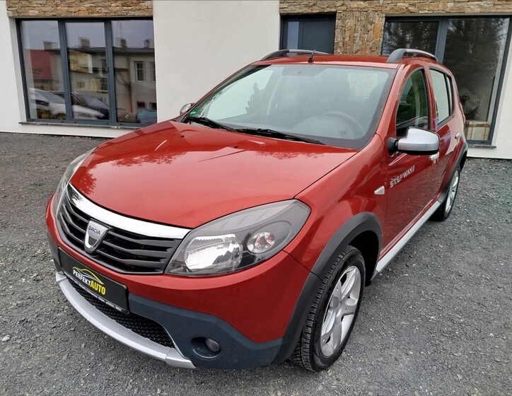 Dacia Sandero 1