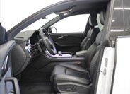 Audi Q8 6