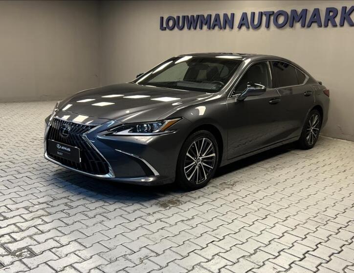 Lexus ES 300h 1