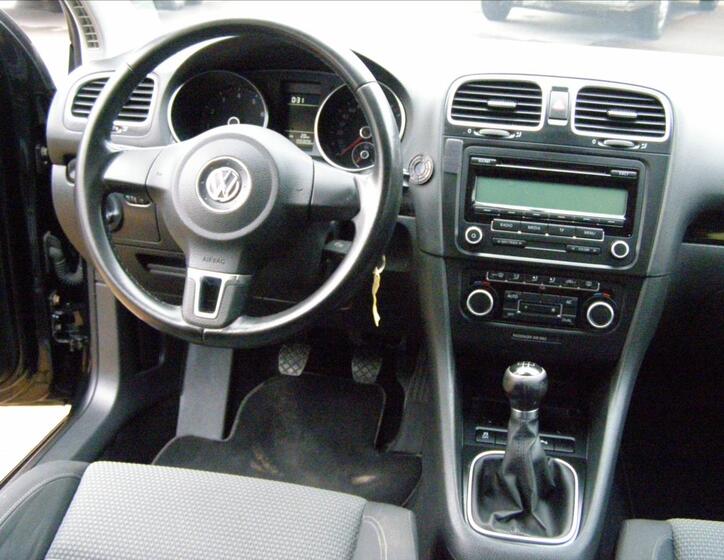Volkswagen Golf 16