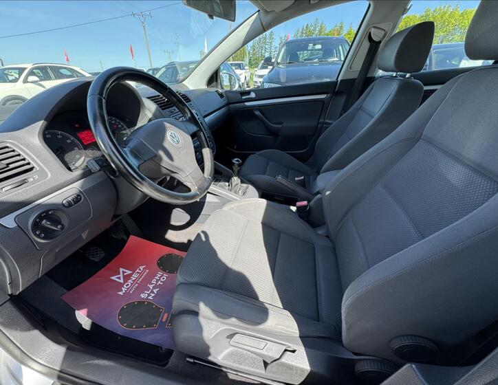 Volkswagen Golf 11