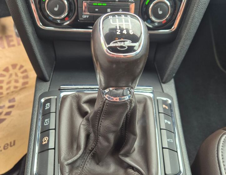 Škoda Superb 24