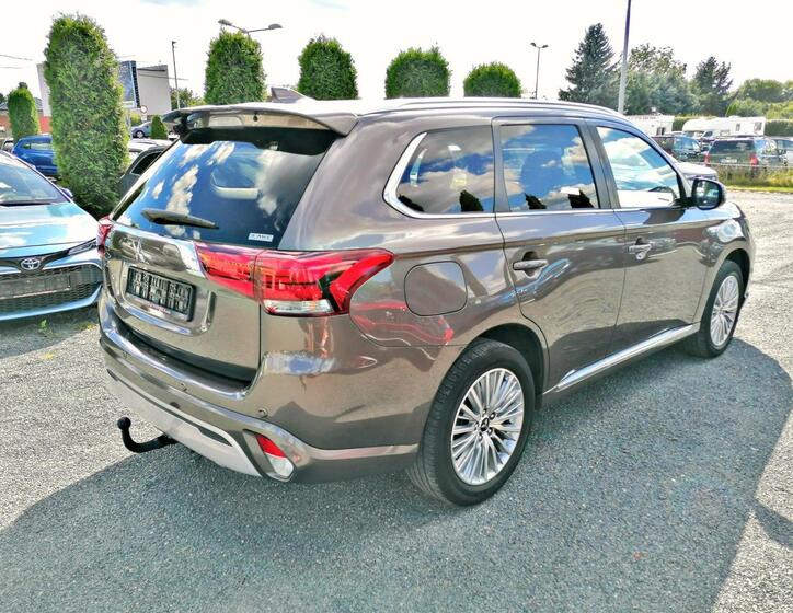 Mitsubishi Outlander 5