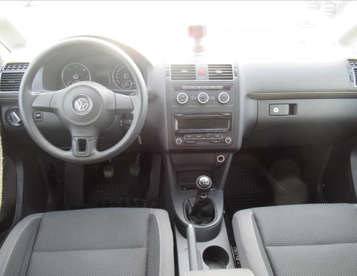 Volkswagen Touran 9