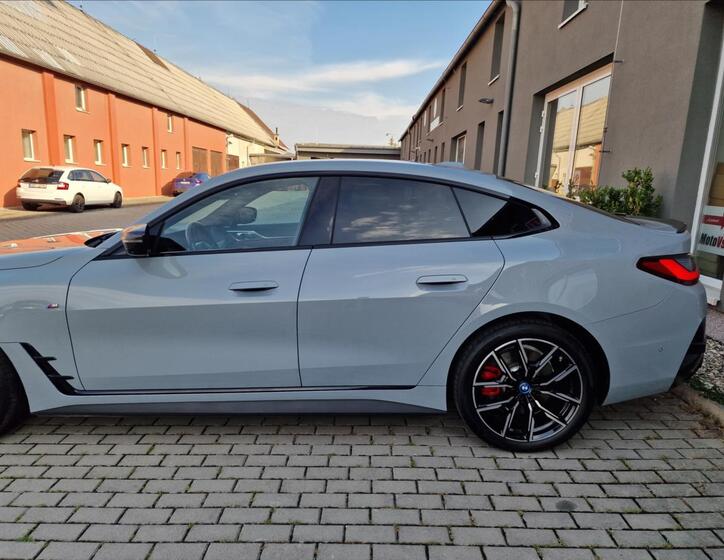 BMW i4 45