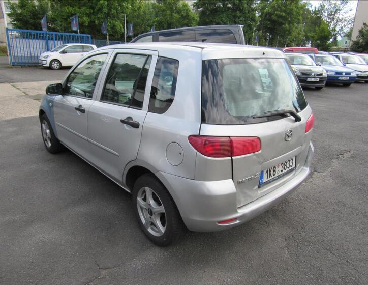 Mazda 2 4