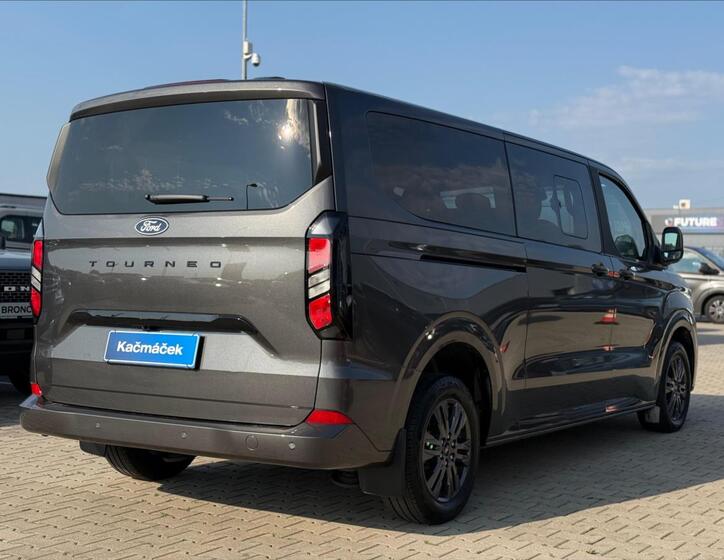 Ford Tourneo Custom 5