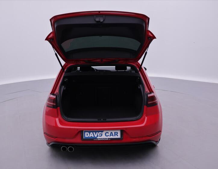 Volkswagen Golf 9