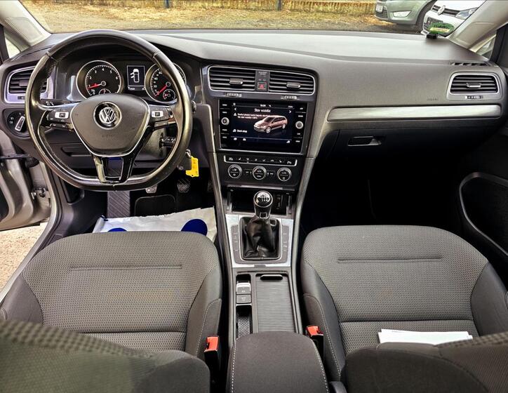 Volkswagen Golf 22