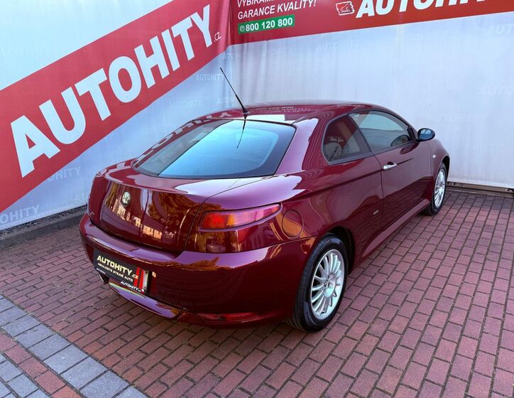 Alfa Romeo GT 5