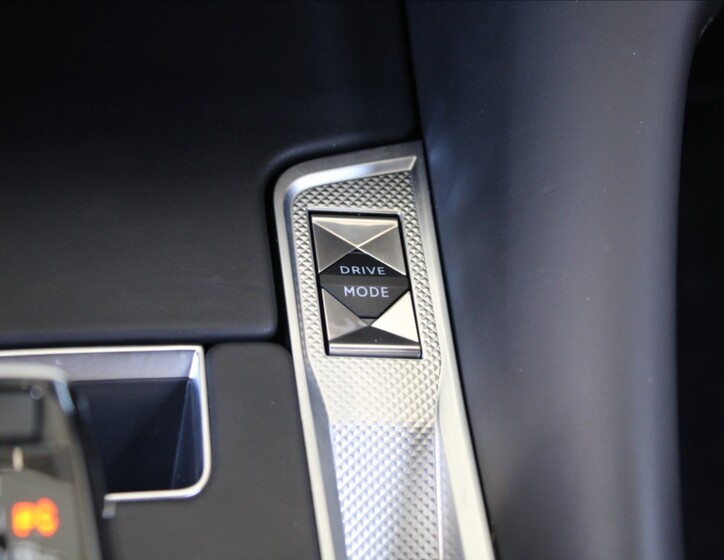 DS Automobiles DS9 16