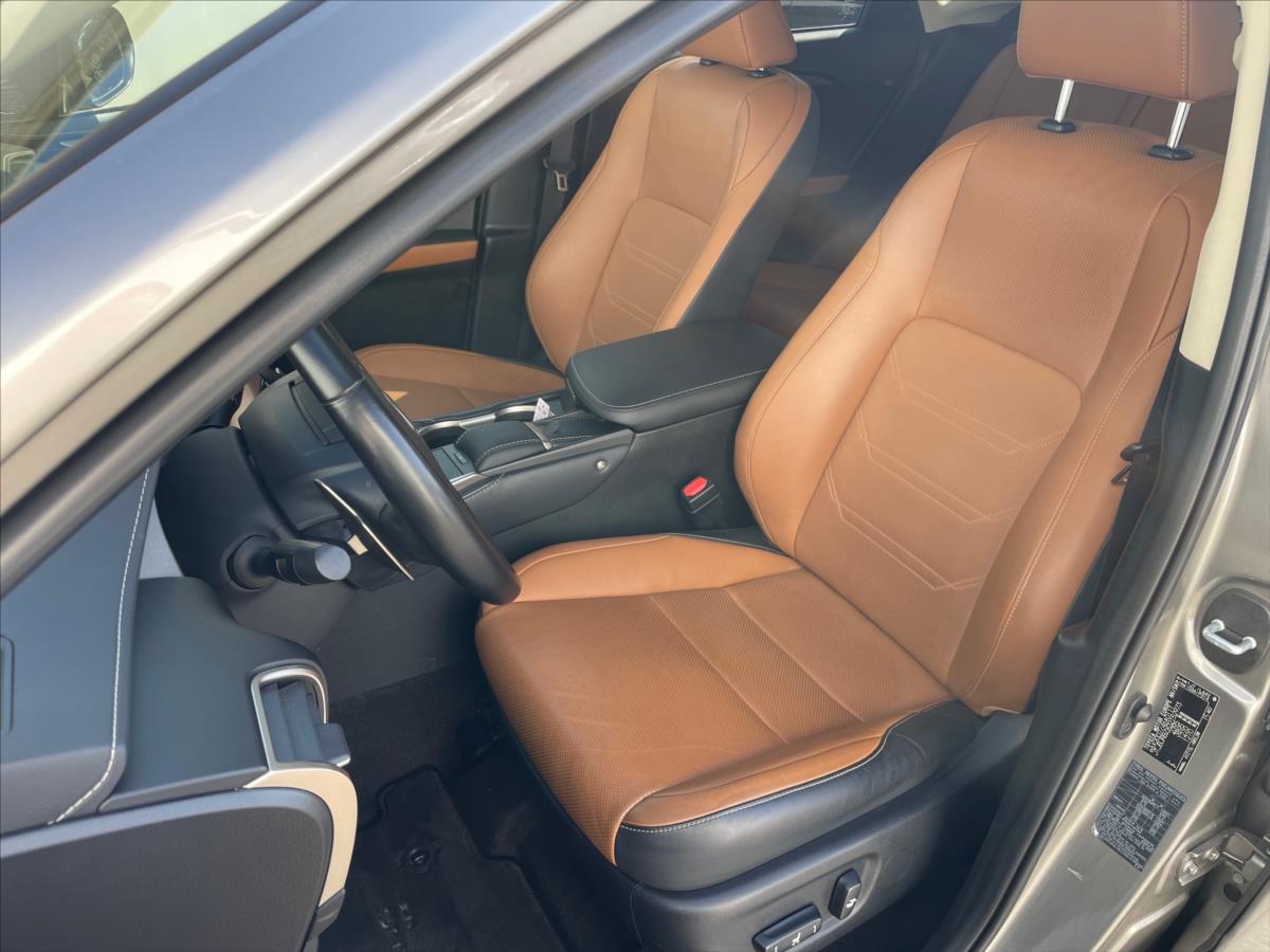 Lexus NX 300h