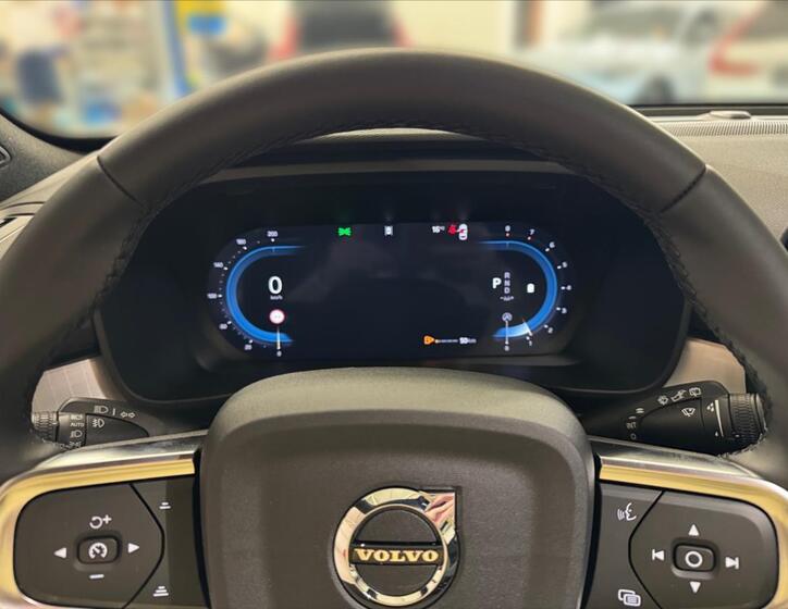 Volvo XC40 8