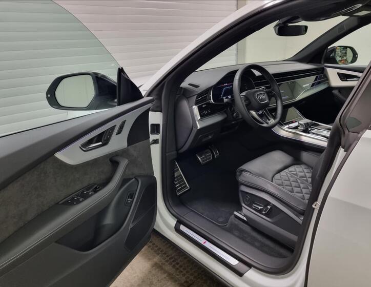 Audi SQ8 7