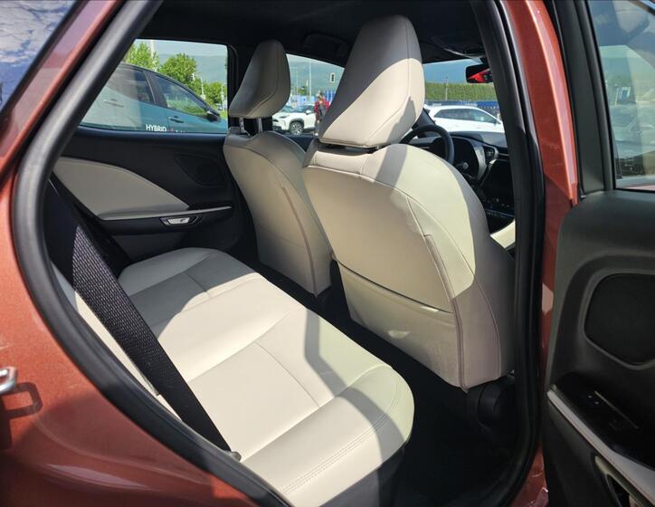 Lexus LBX 15