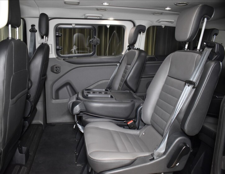 Ford Tourneo Custom 9