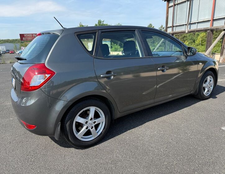 KIA Ceed 4