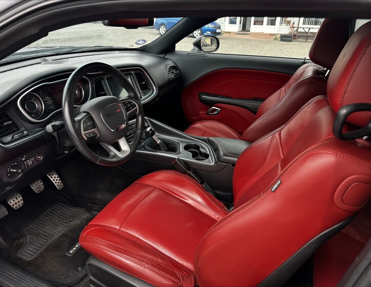 Dodge Challenger 9