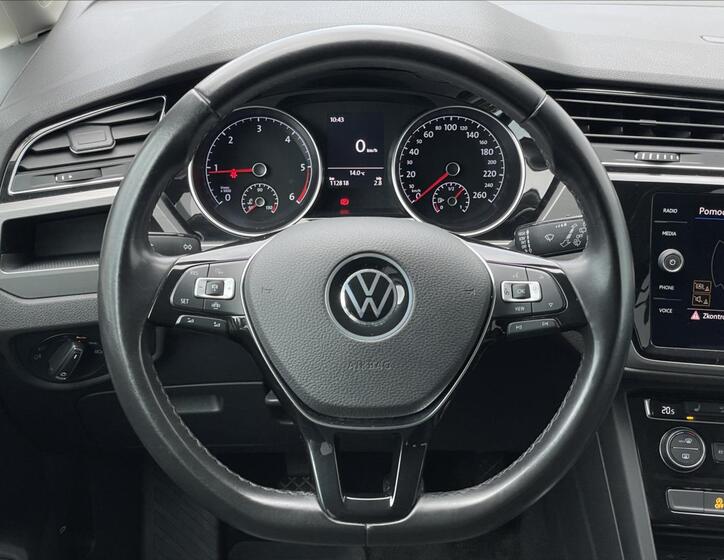 Volkswagen Touran 8