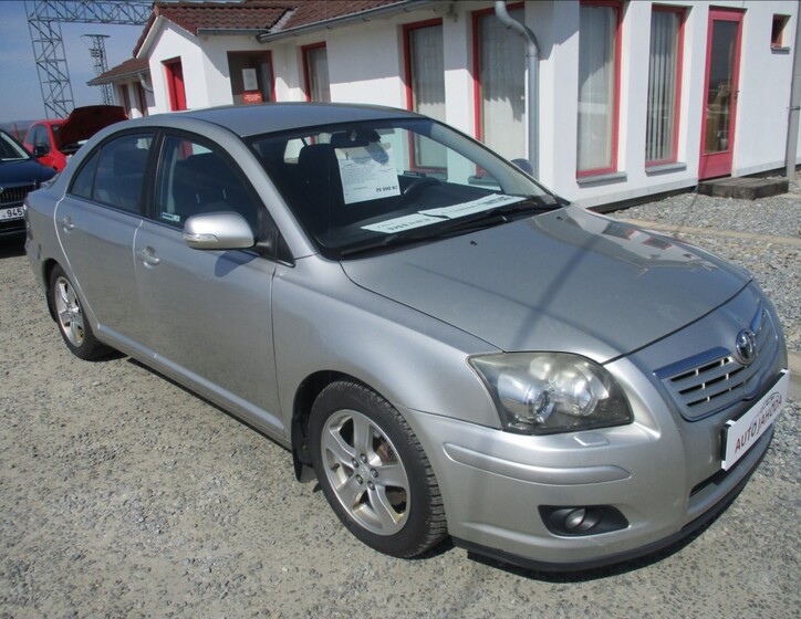 Toyota Avensis 1