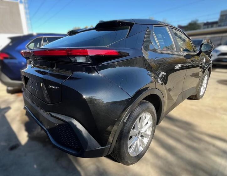 Toyota C-HR 4
