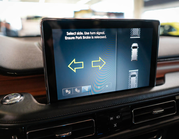 Lincoln Aviator 28