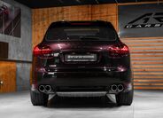 Porsche Cayenne 26