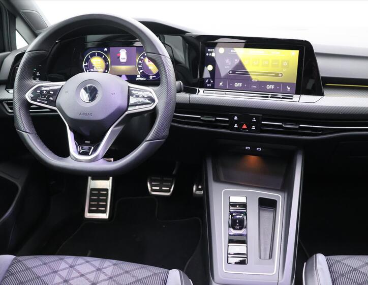 Volkswagen Golf 23