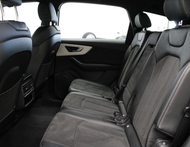 Audi Q7 14