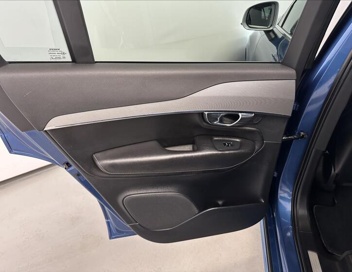 Volvo XC90 29
