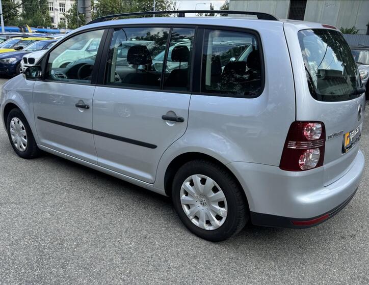 Volkswagen Touran 5