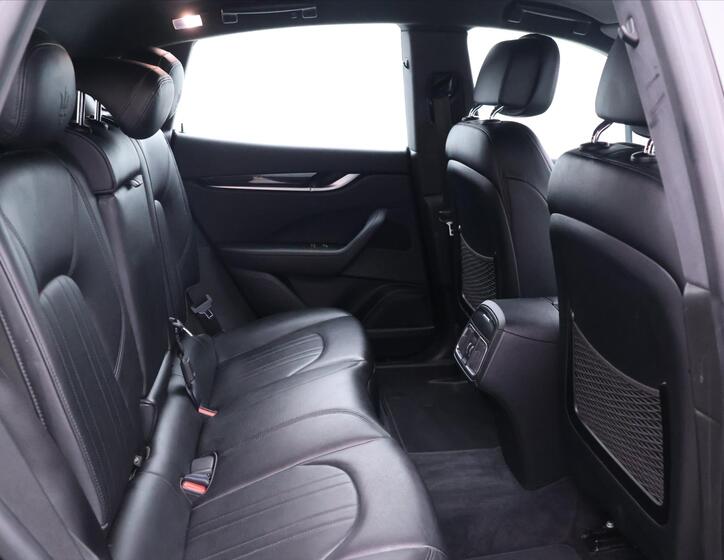 Maserati Levante 16